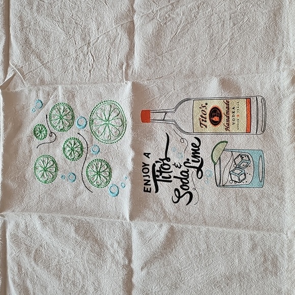 NWOT Tito's Vodka soda and lime Kitchen napkin cloth - Picture 2 of 5